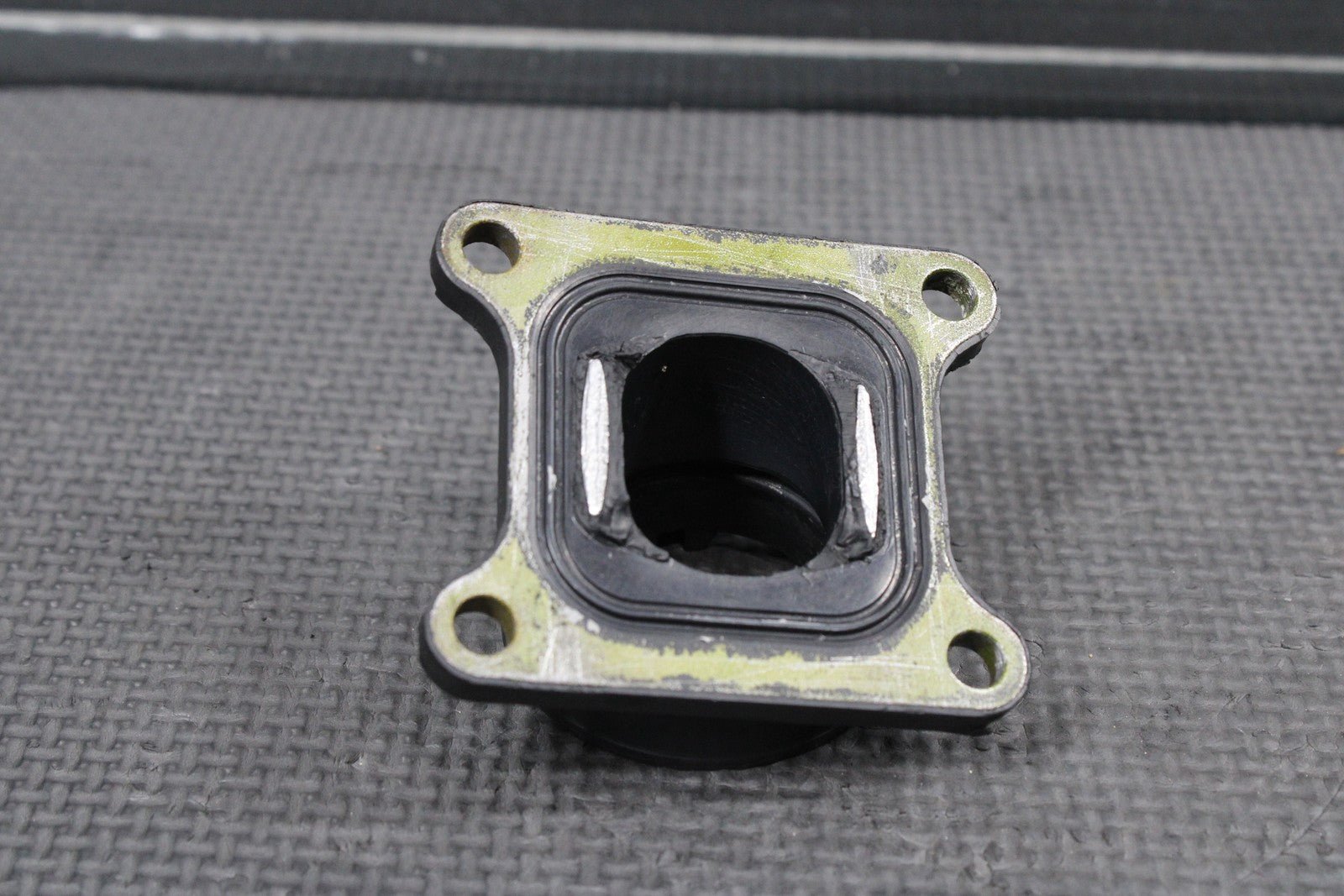 2014 KAWASAKI KX100 KX85 OEM INTAKE REED BLOCK CARBURATOR ASSEMBLY - hggarage