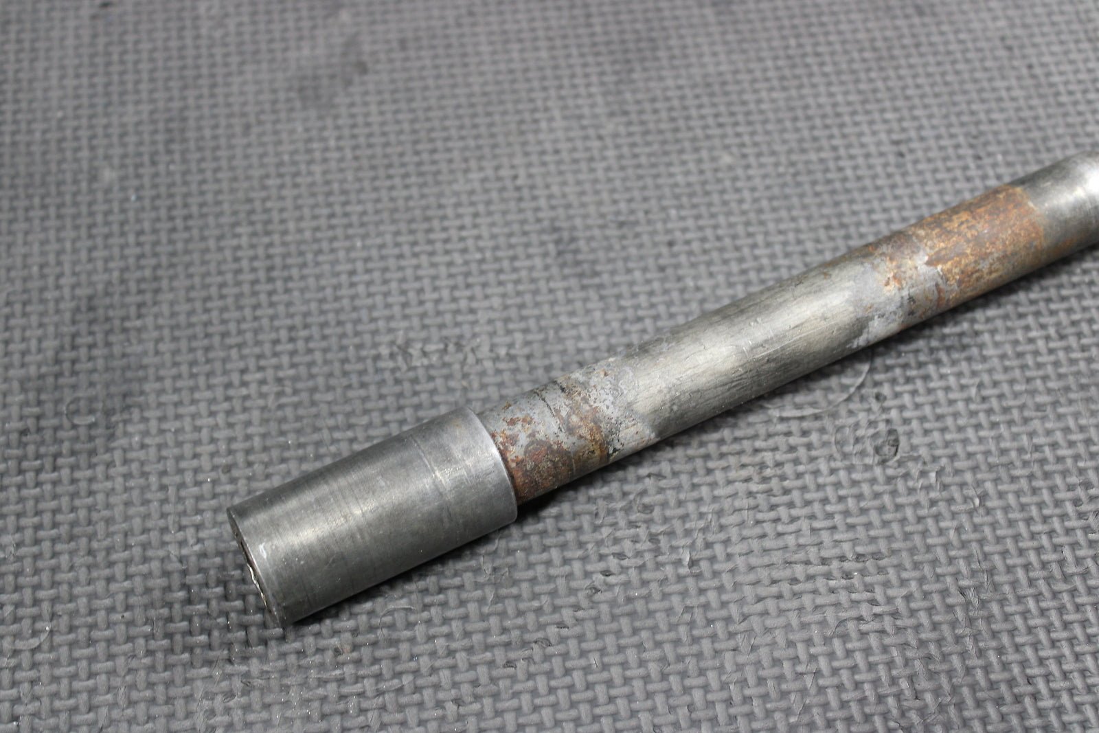 2009 HONDA CRF450R OEM FRONT WHEEL RIM AXLE PIVOT BOLT 44301 - MEN - 000 - hggarage