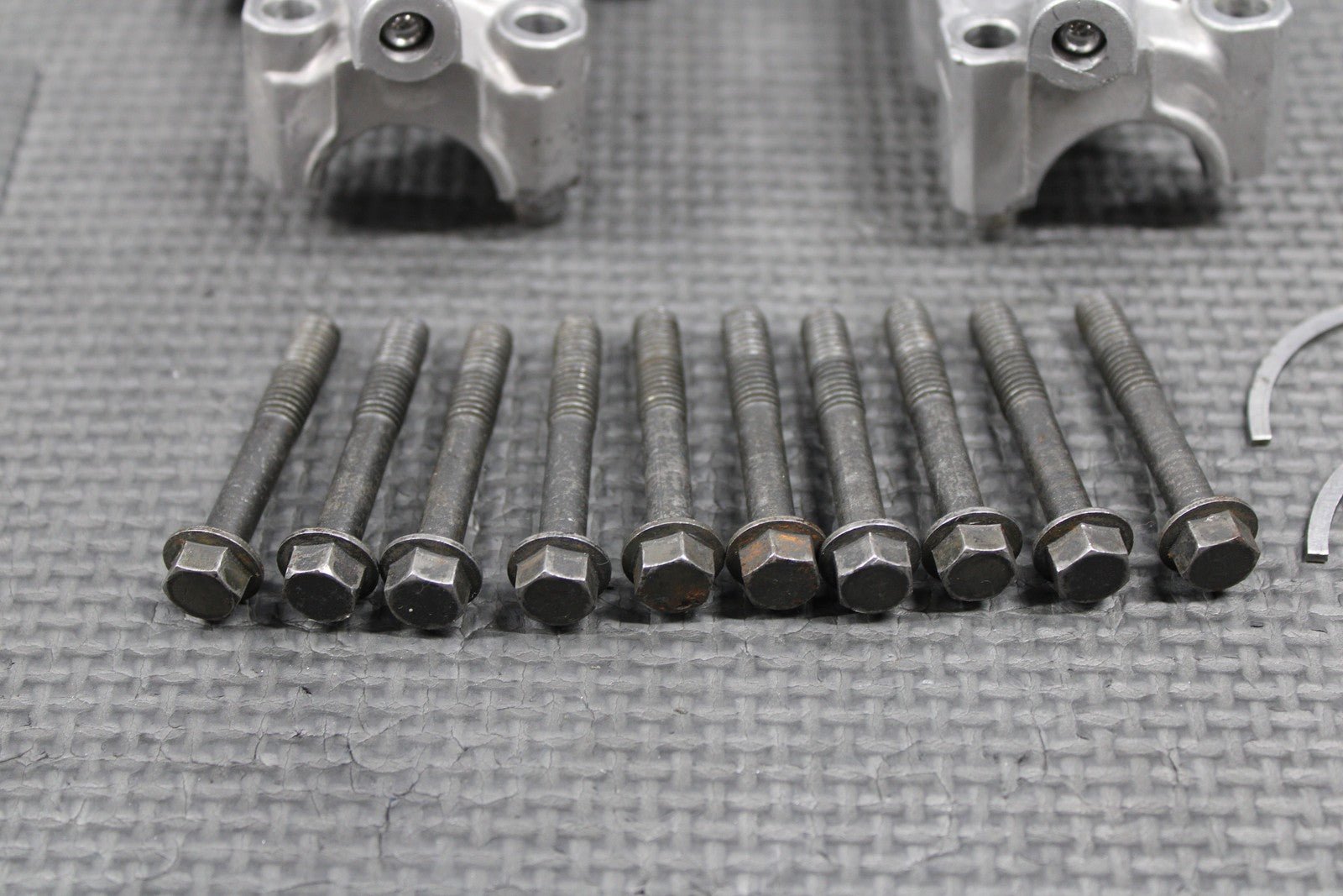 2003 YAMAHA 03 - 05 YZ450F WR450F OEM CYLINDER HEAD CAM CAPS CAMSHAFT TOWERS BOLTS - hggarage