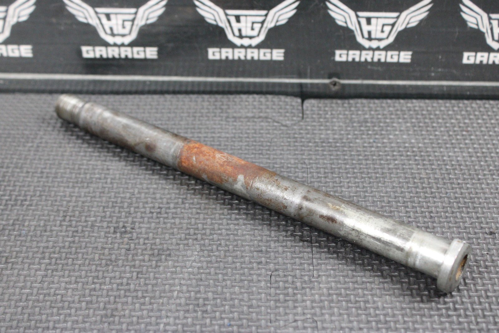 2006 YAMAHA YZ450F OEM REAR BACK SWINGARM BOLT SUSPENSION PIVOT AXLE 1C3 - 22141 - 1 - hggarage