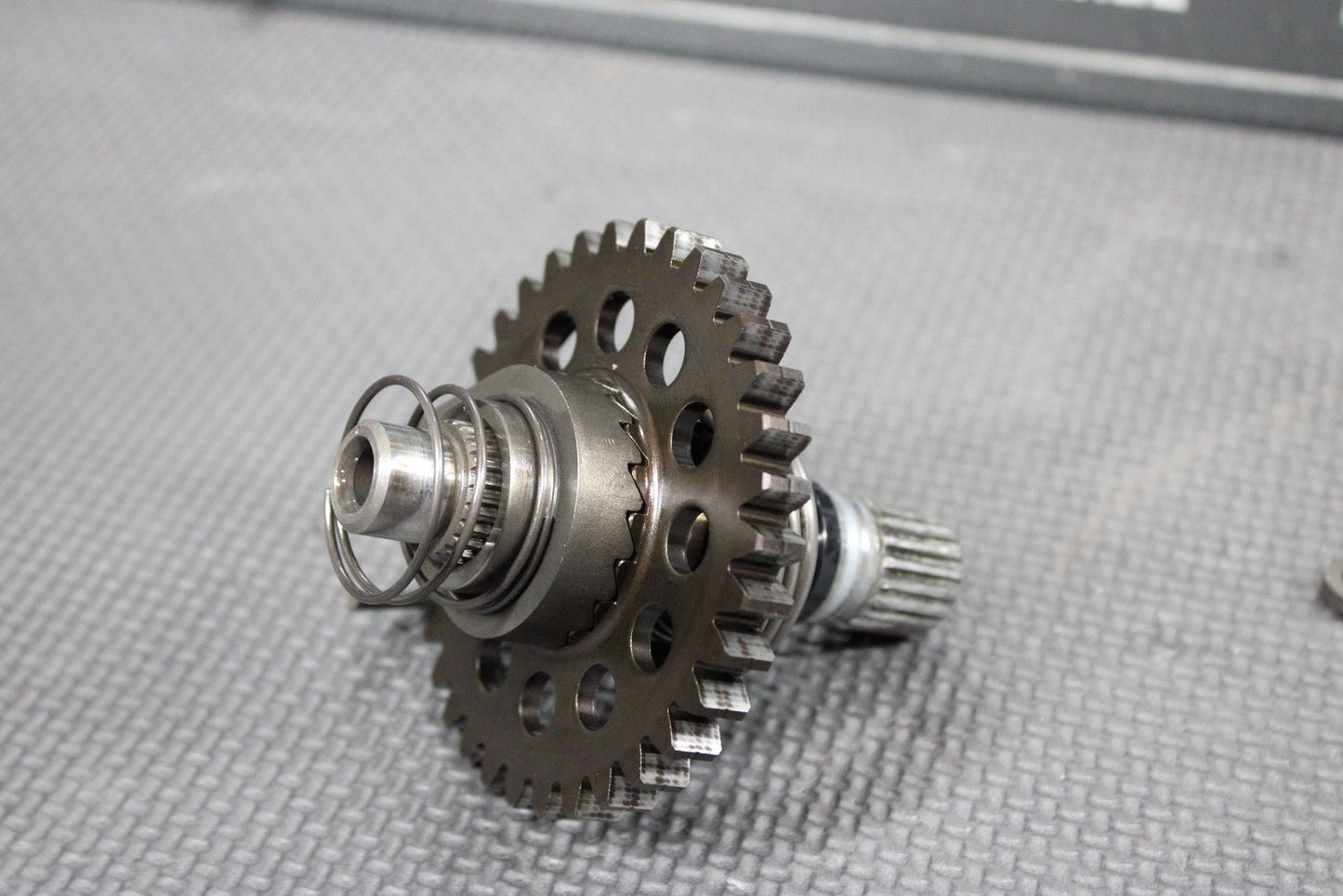 2007 04 - 08 HONDA CRF450R OEM KICKSTART KICK START SHAFT W IDLER GEAR ASSEMBLY - hggarage