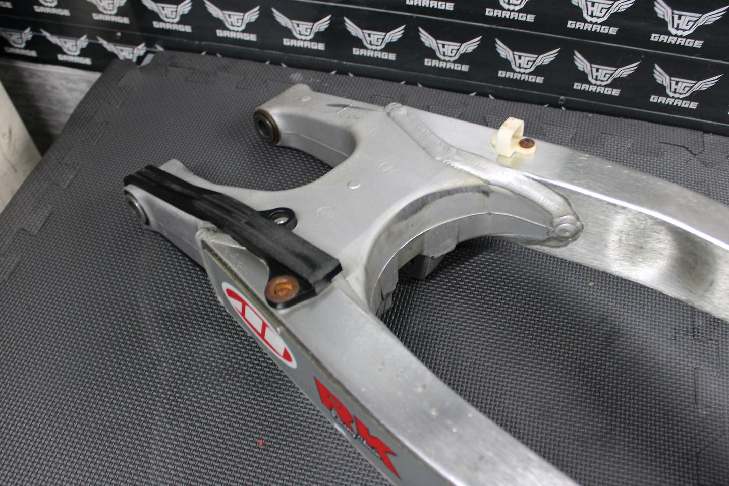 2013 SUZUKI RMZ250 OEM SWINGARM SWING ARM SUSPENSION 61000 - 49H00 - hggarage