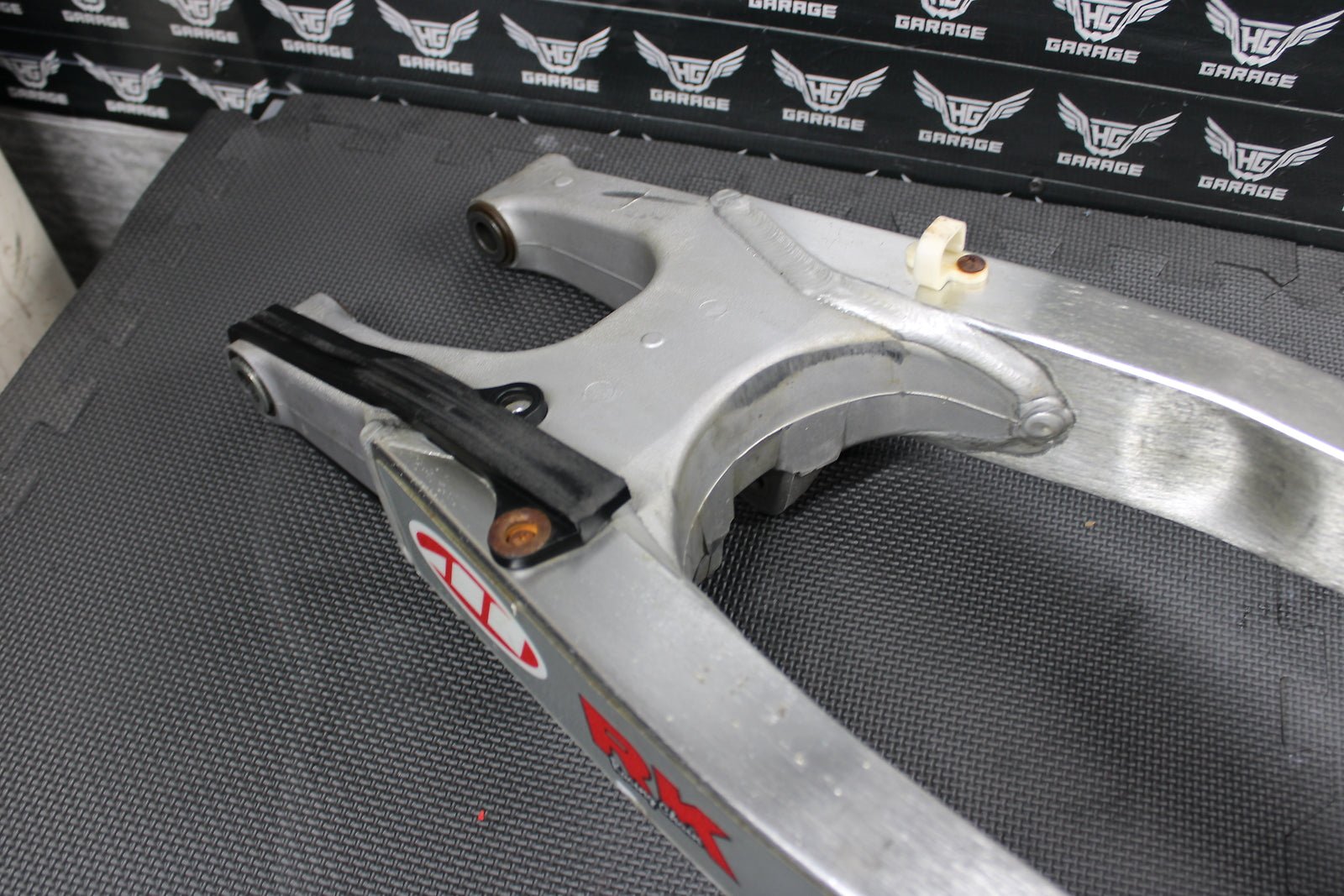 2013 SUZUKI RMZ250 OEM SWINGARM SWING ARM SUSPENSION 61000 - 49H00 - hggarage