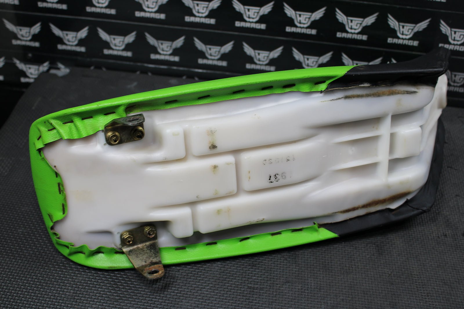 2001 KAWASAKI 2001 2002 KX100 KX85 OEM SEAT SADDLE 53001 - 1937 - MH - hggarage