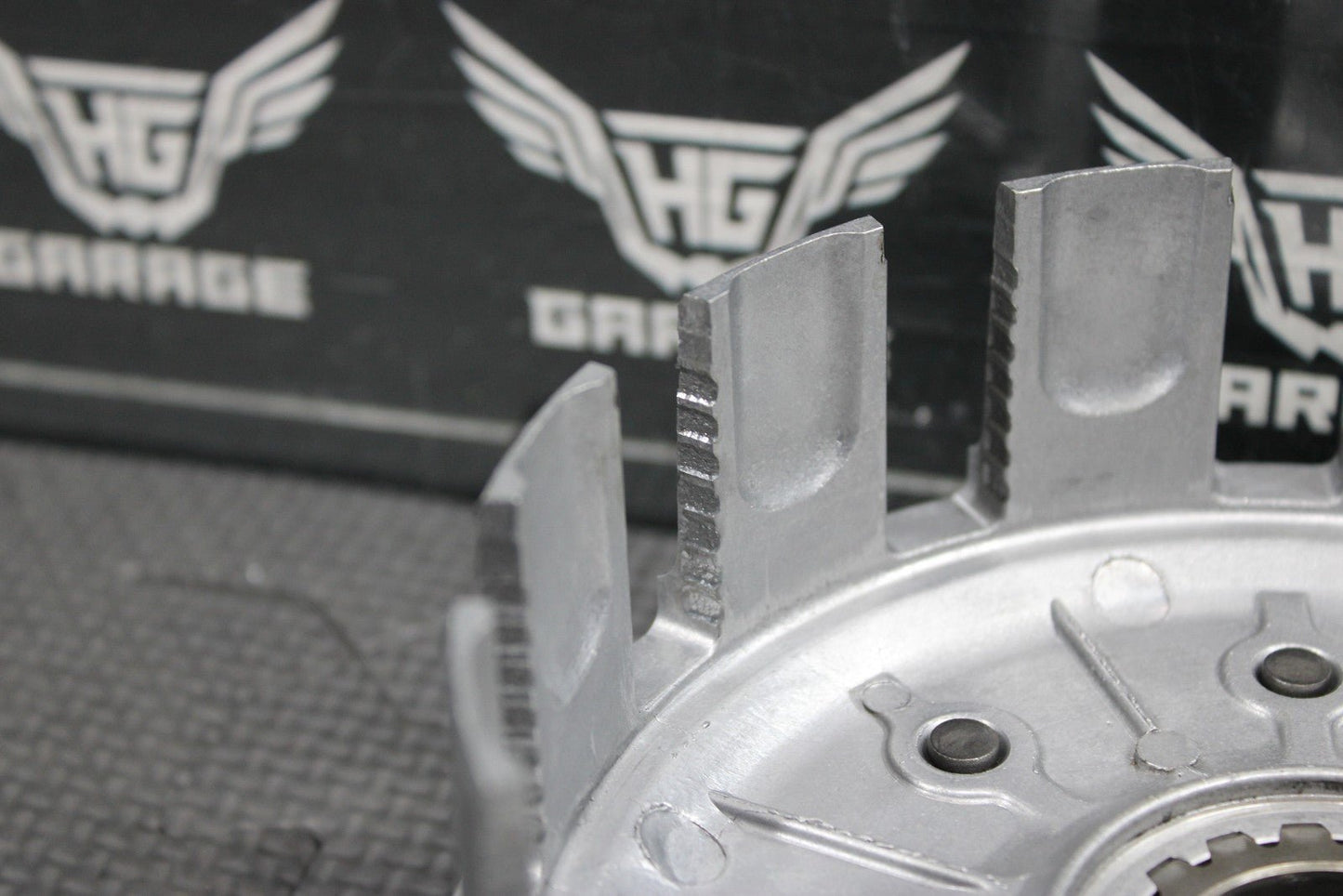 2007 HONDA CRF450R OEM CLUTCH BASKET 22100 - MEN - A00 - hggarage
