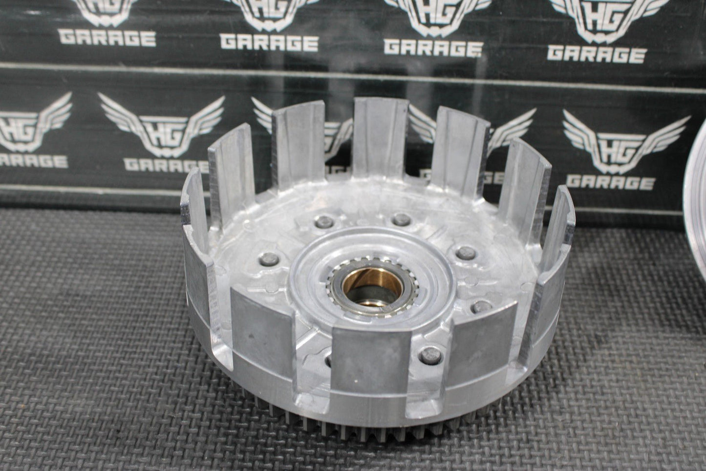 2005 YAMAHA YZ450F OEM COMPLETE CLUTCH W PLATES BASKET PLATES SPRINGS HUBS MINT - hggarage