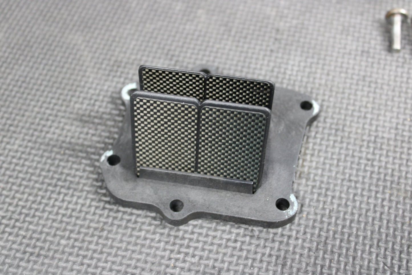 2007 HONDA CR125R VFORCE 3 INTAKE REED BLOCK ASSEMBLY 14100 - KSR - 731 - hggarage