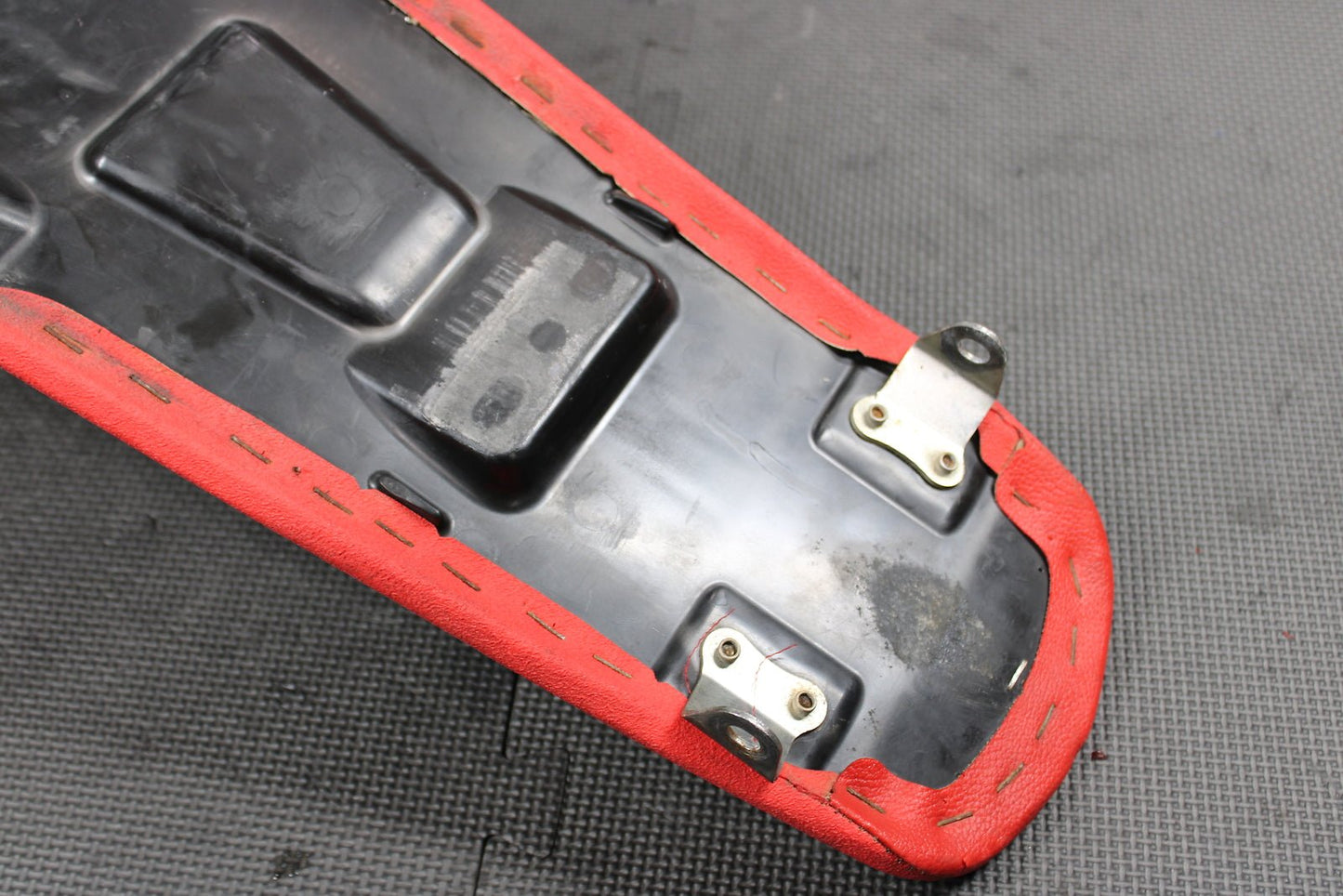 2009 HONDA CRF450R OEM SEAT SADDLE 77100 - MEN - A30 - hggarage