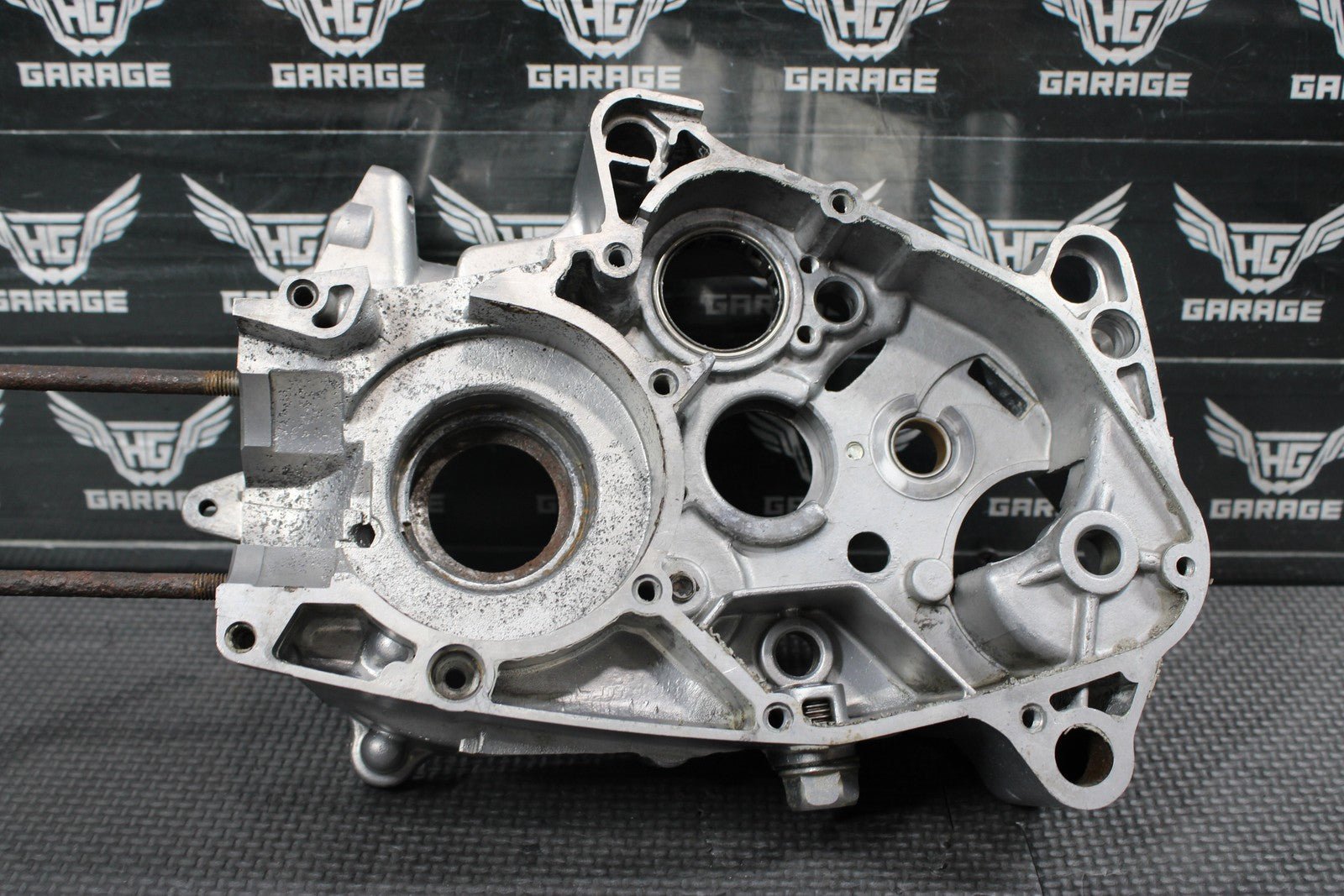 1985 YAMAHA PW80 OEM LEFT RIGHT ENGINE MOTOR CRANKCASE SET CASES BLOCK - hggarage