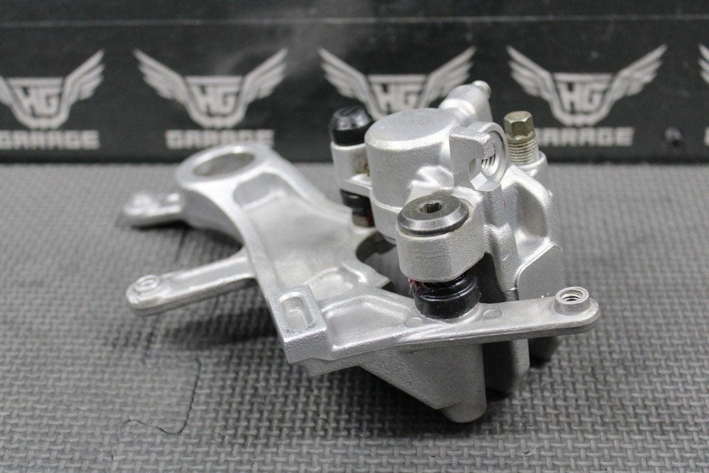 2008 HONDA 05 - 17 CRF250R 05 - 07 CR250R OEM REAR BACK BRAKE CALIPER 43150 - KRN - 711 - hggarage