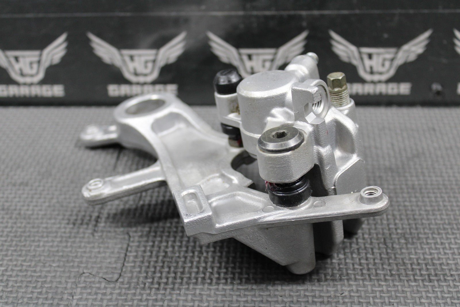 2008 HONDA 05 - 17 CRF250R 05 - 07 CR250R OEM REAR BACK BRAKE CALIPER 43150 - KRN - 711 - hggarage
