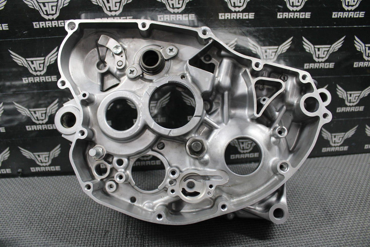 2019 SUZUKI 19 - 25 RMZ250 OEM LEFT RIGHT ENGINE CRANKCASE CRANK CASES BLOCK MINT! - hggarage