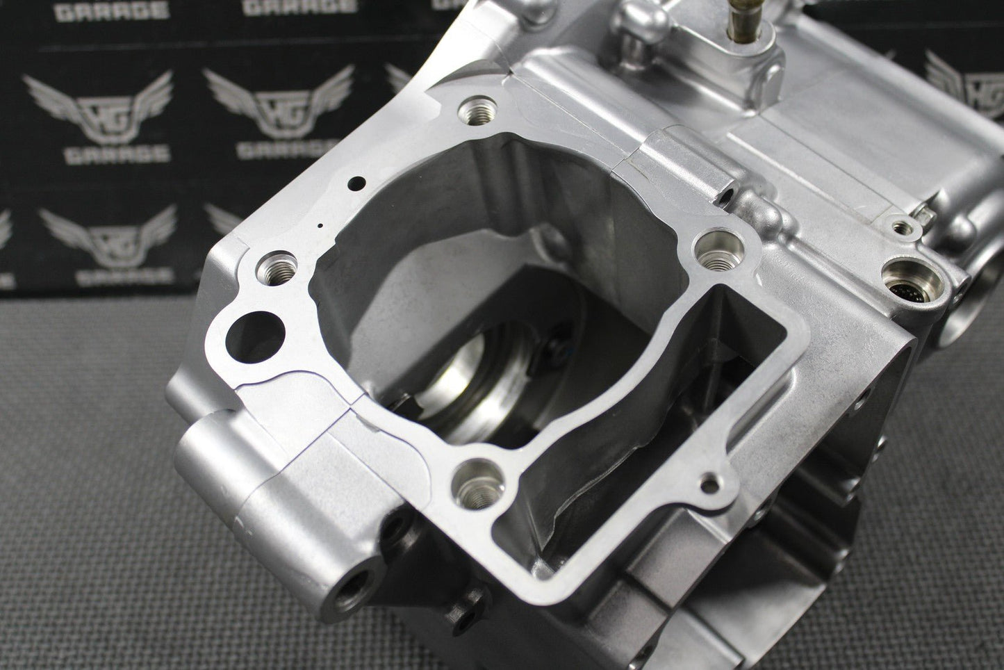 2019 SUZUKI 19 - 25 RMZ250 OEM LEFT RIGHT ENGINE CRANKCASE CRANK CASES BLOCK MINT! - hggarage