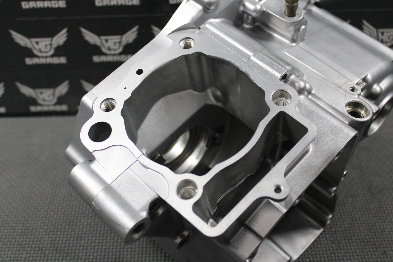 2019 SUZUKI 19 - 25 RMZ250 OEM LEFT RIGHT ENGINE CRANKCASE CRANK CASES BLOCK MINT! - hggarage