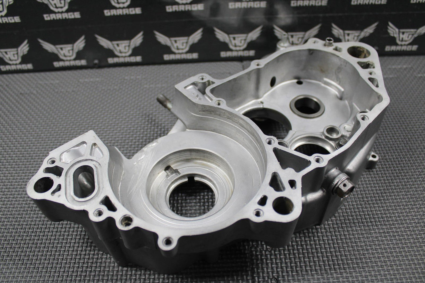 2006 2007 KAWASAKI KX250 OEM RIGHT ENGINE CRANKCASE CRANK CASE 14001 - 0065 GOOD! - hggarage