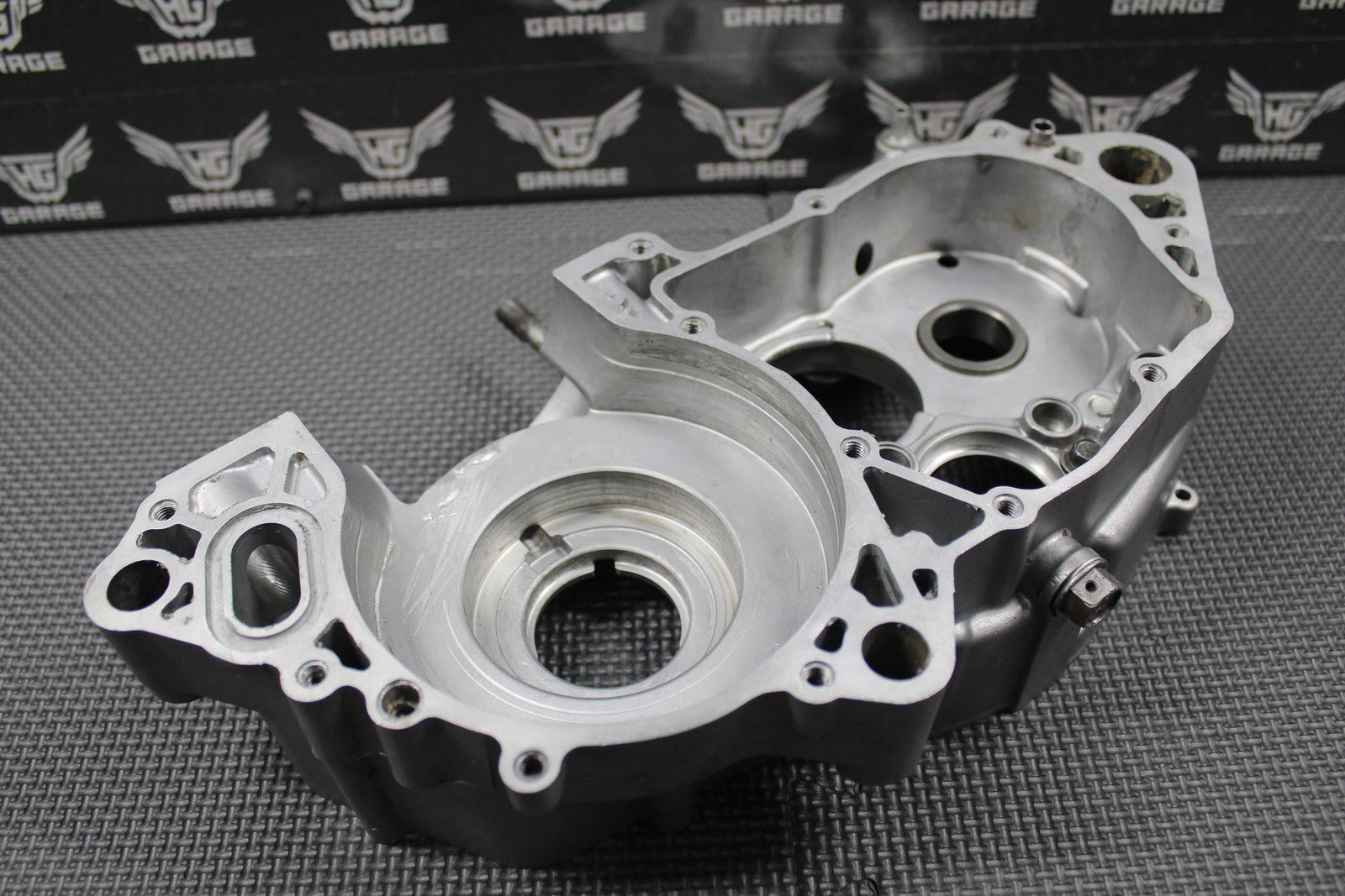 2006 2007 KAWASAKI KX250 OEM RIGHT ENGINE CRANKCASE CRANK CASE 14001 - 0065 GOOD! - hggarage