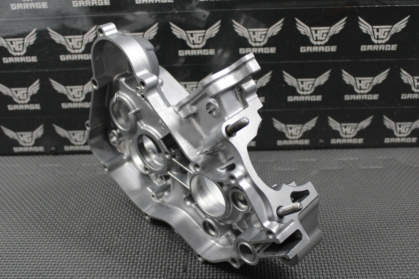 2005 05 - 07 HONDA CR125R OEM RIGHT ENGINE CRANKCASE CRANK CASE HALF 04921 - KSR - 730 - hggarage