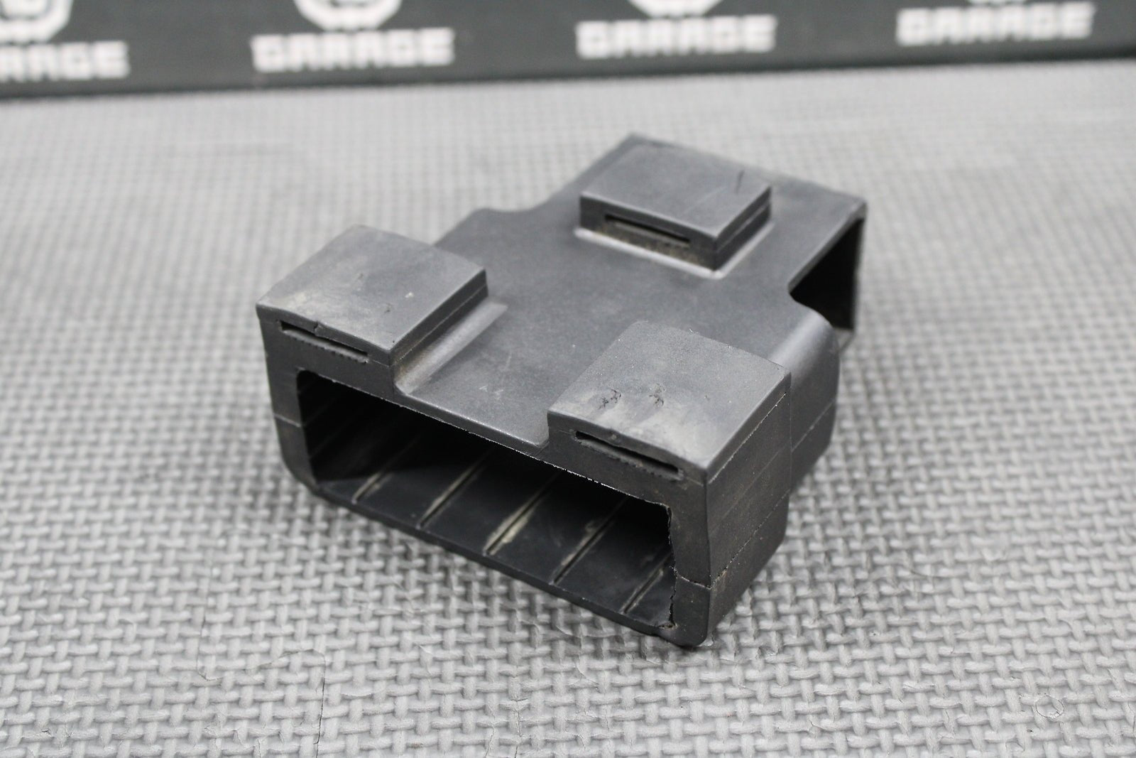 1999 HONDA CR125R CR250R OEM ECU CDI MODULE RUBBER MOUNT SLEEVE 30401 - KZ3 - J10 - hggarage