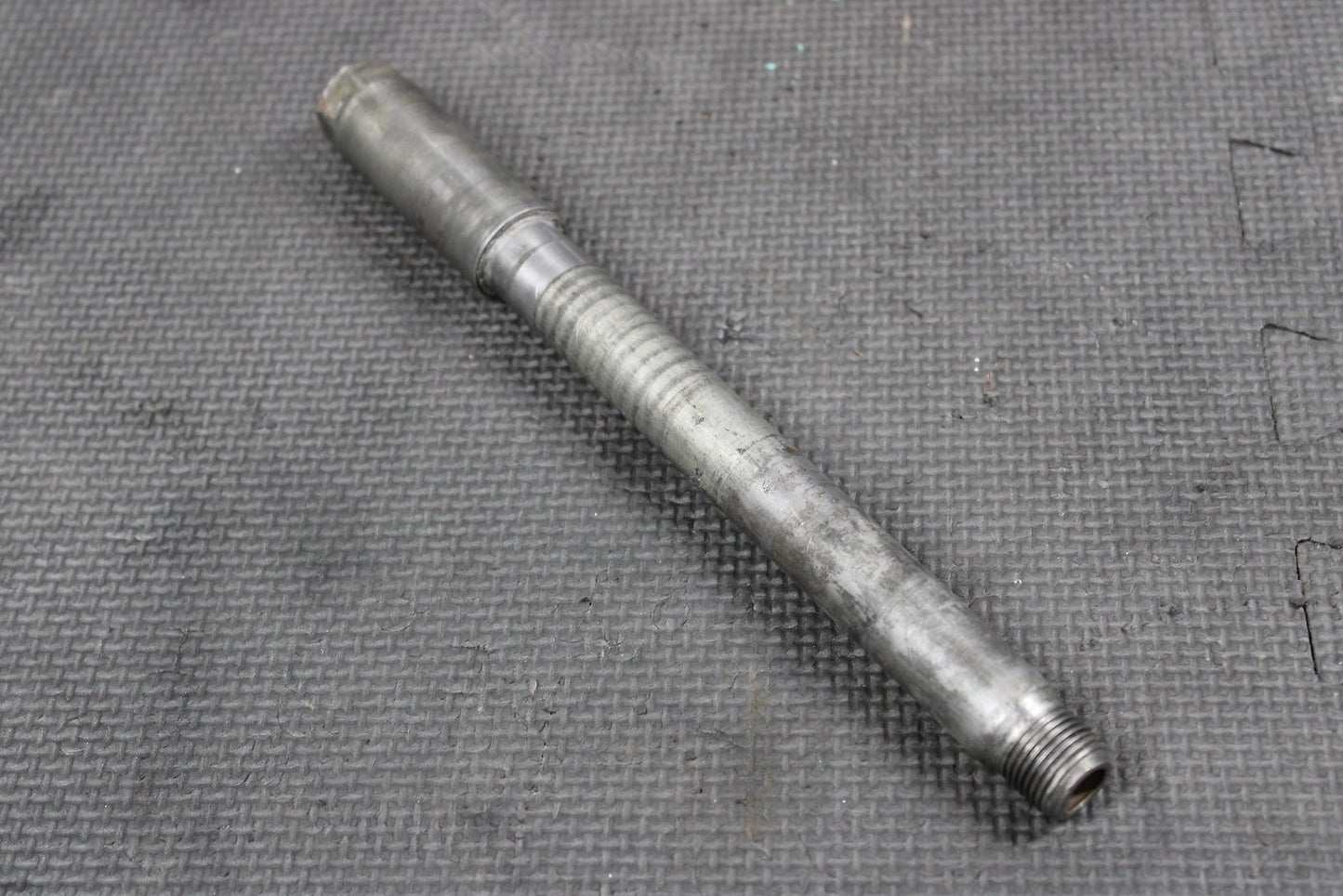 1999 SUZUKI 96 - 00 RM250 OEM FRONT WHEEL RIM AXLE PIVOT BOLT 54711 - 36E00 - hggarage