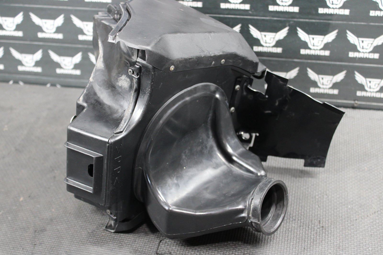 2007 YAMAHA YZ450F AIR CLEANER AIRBOX FILTER BOX INTAKE 2S2 - 14401 - 70 - 00 - hggarage