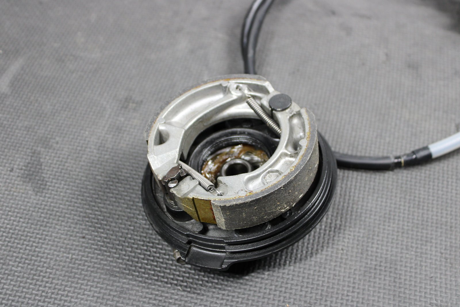 2001 Honda XR200R 84 - 88 / 1990 1991 / 93 - 02 OEM Front Brake Caliper 06430 - Gbj - J1 - hggarage