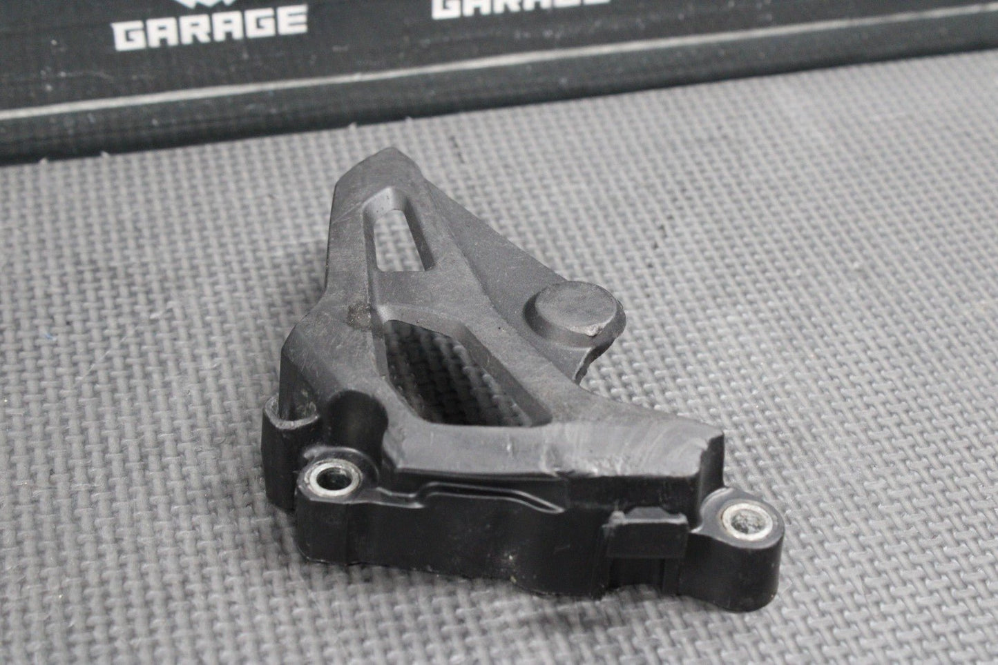 2023 Honda CRF250R OEM Motor Engine Front Sprocket Cover W Sprocket - hggarage