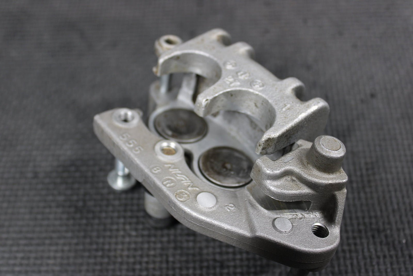 1999 SUZUKI RM250 OEM NISSIN FRONT BRAKE CALIPER 59300 - 36E63 - 999 - hggarage