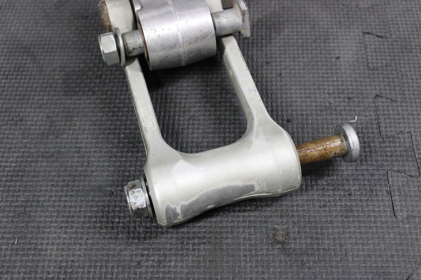 2009 YAMAHA YZ250F YZ450F OEM REAR SHOCK LINKAGE LINKS 17D - 2217A - 00 - 00 - hggarage