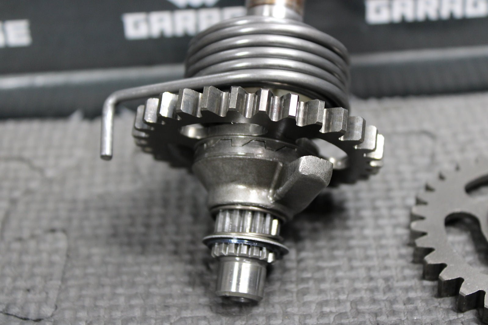 2003 03 - 05 KAWASAKI KX125 OEM KICKSTART KICK START SHAFT W IDLER GEAR 13066 - 1101 - hggarage