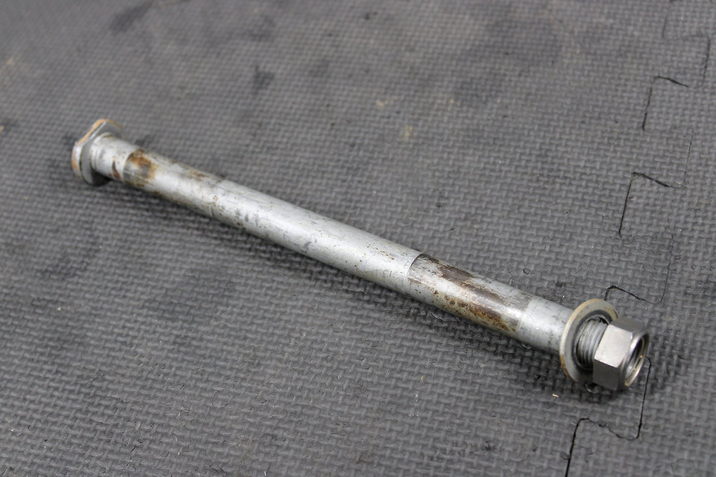 2012 KAWASAKI KX250F OEM REAR BACK SWINGARM BOLT SUSPENSION PIVOT AXLE 33032 - 001 - hggarage