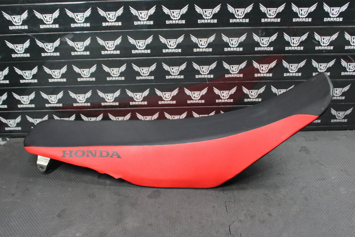 2004 HONDA CRF250R OEM SEAT SADDLE 77100 - KRN - 730 - hggarage