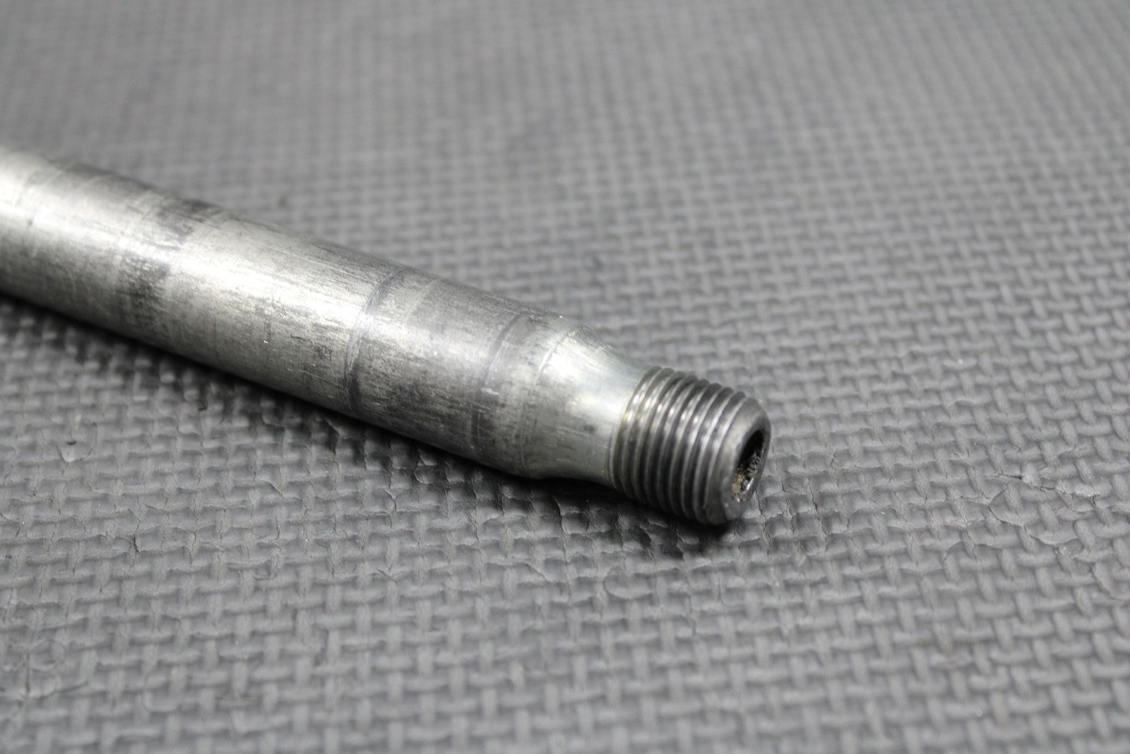 2005 HONDA CRF450R OEM FRONT WHEEL RIM AXLE PIVOT BOLT SHAFT 44301 - MEN - 000 - hggarage