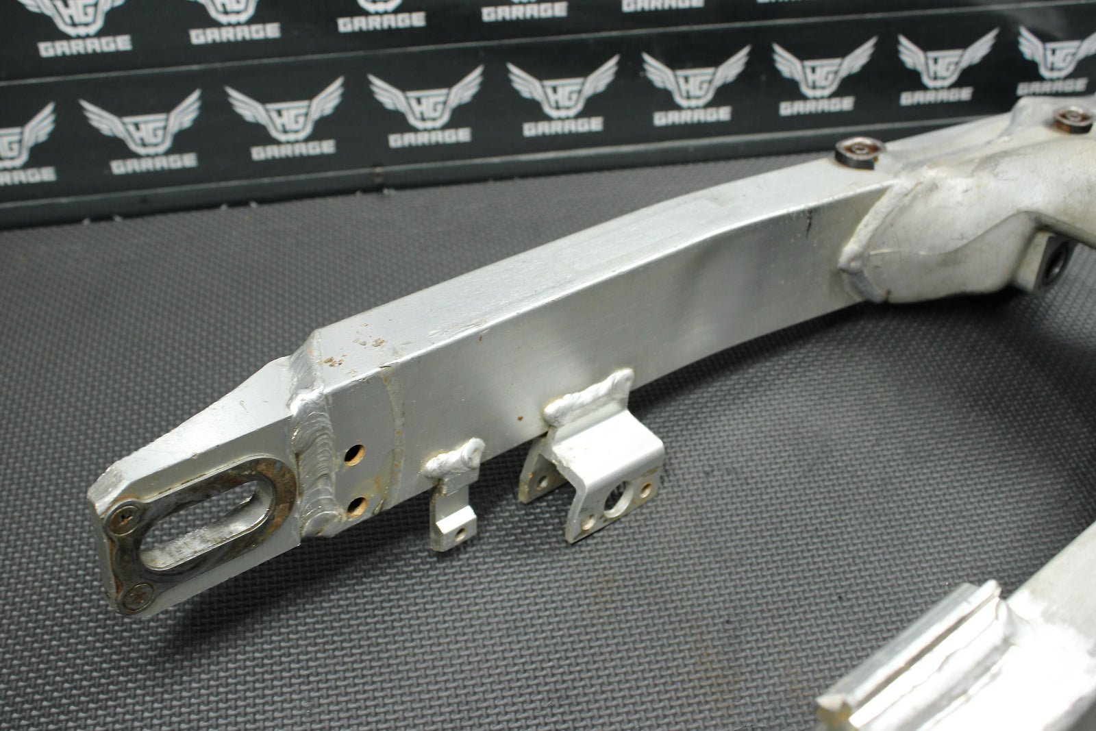 1993 Honda CR250R OEM Swingarm Swing Arm Suspension 52100 - KZ3 - 890ZA - hggarage