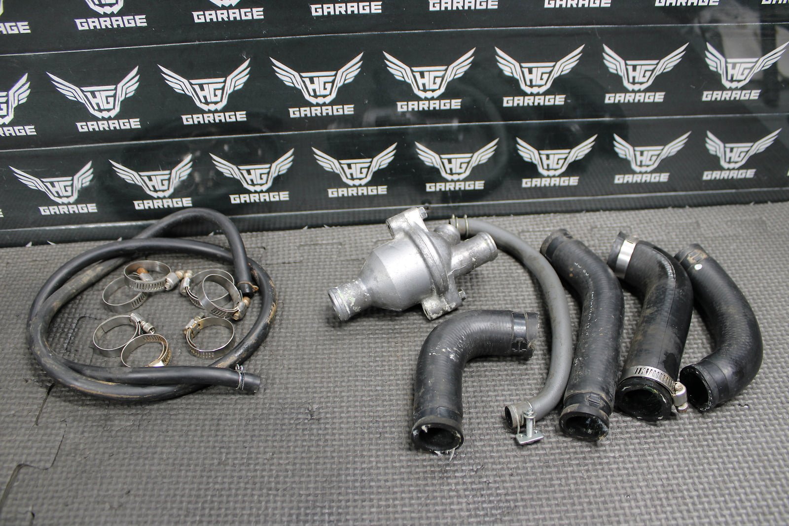 2003 00 - 07 HONDA XR650R OEM RADIATOR THERMOSTAT HOUSING COVER COOLING HOSES - hggarage