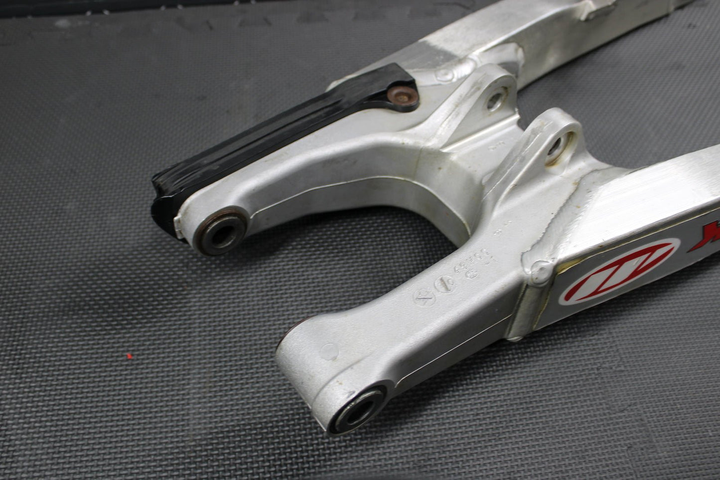 2013 SUZUKI RMZ250 OEM SWINGARM SWING ARM SUSPENSION 61000 - 49H00 - hggarage