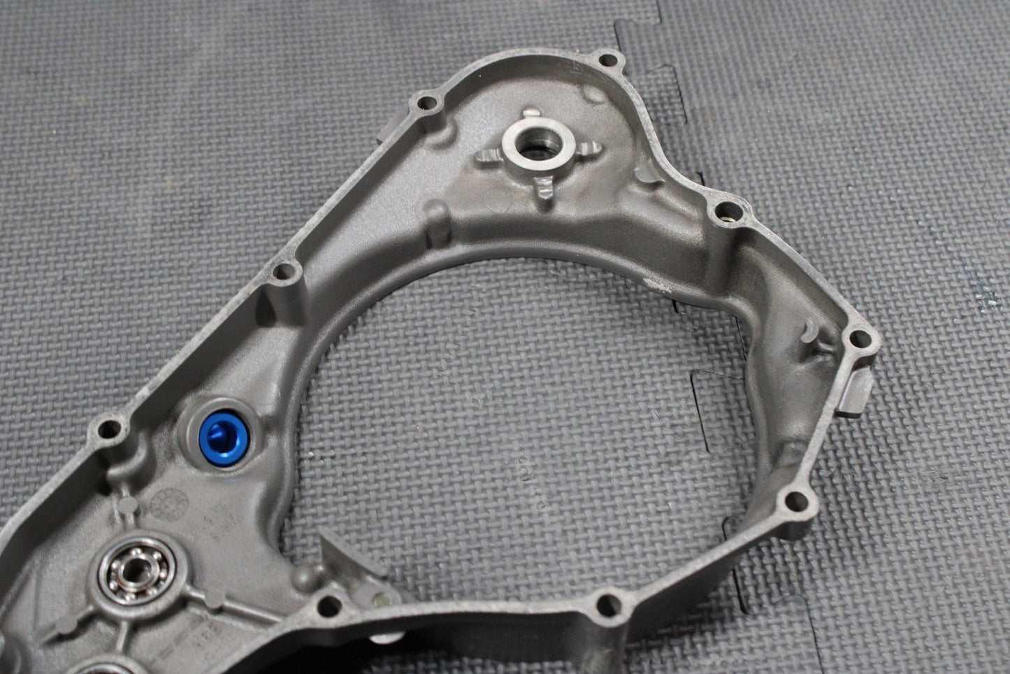 2000 SUZUKI RM125 98 - 00 OEM RIGHT SIDEENGINE MOTOR INNER CLUTCH COVER 11341 - 36E1 - hggarage