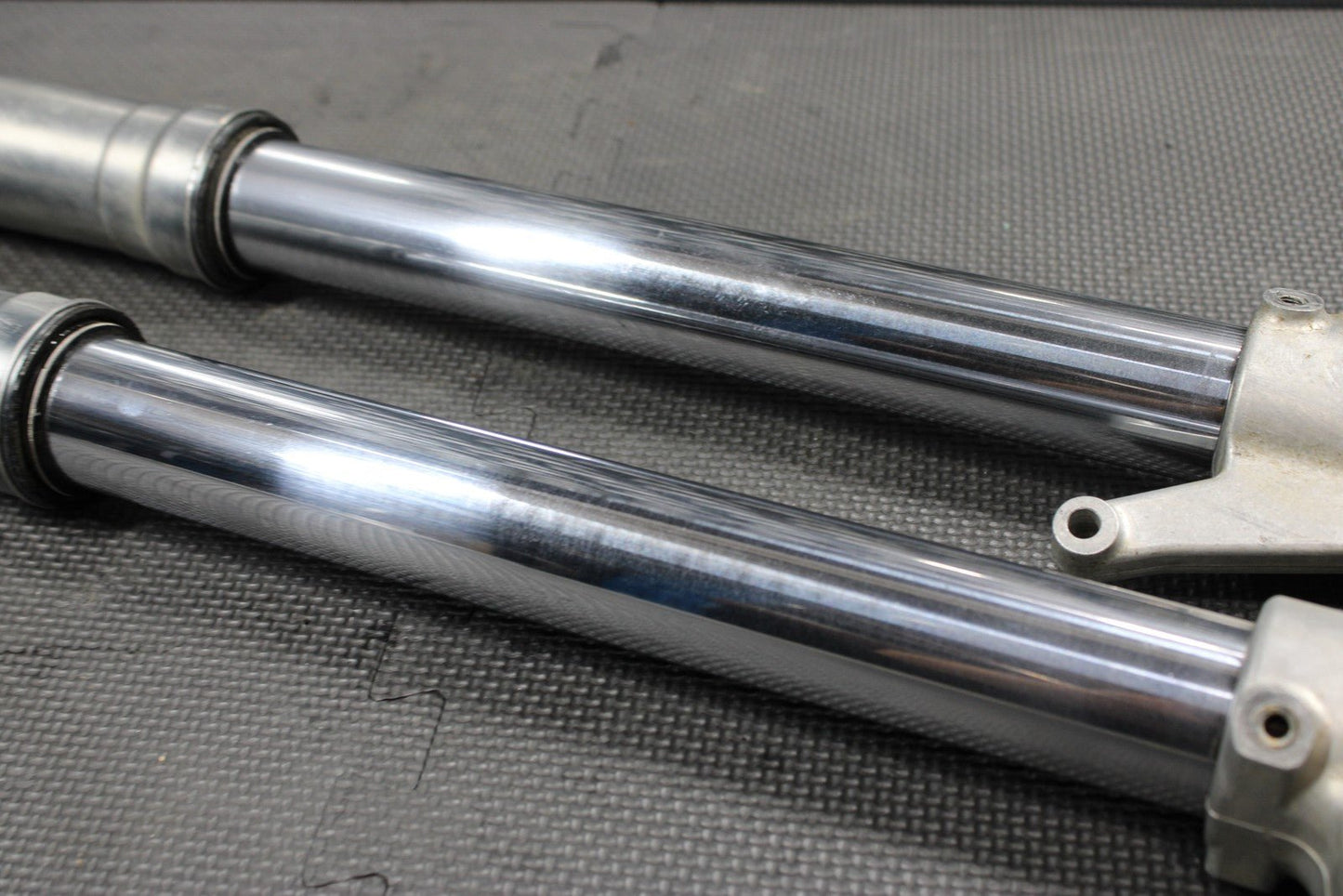 2000 KTM 250 EXC OEM RIGHT LEFT FRONT SUSPENSION FORKS SHOCKS 0518U787LS - hggarage