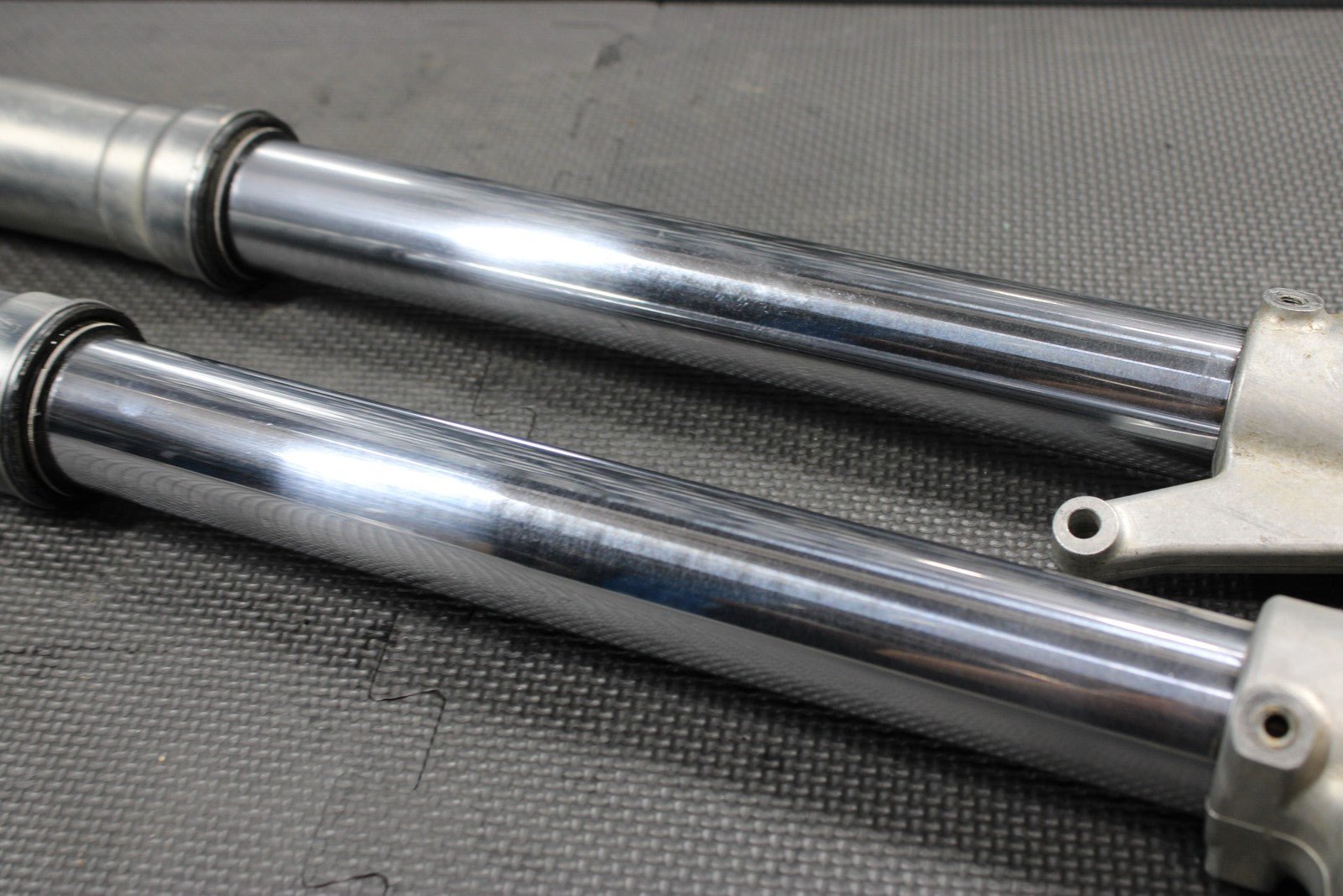 2000 KTM 250 EXC OEM RIGHT LEFT FRONT SUSPENSION FORKS SHOCKS 0518U787LS - hggarage