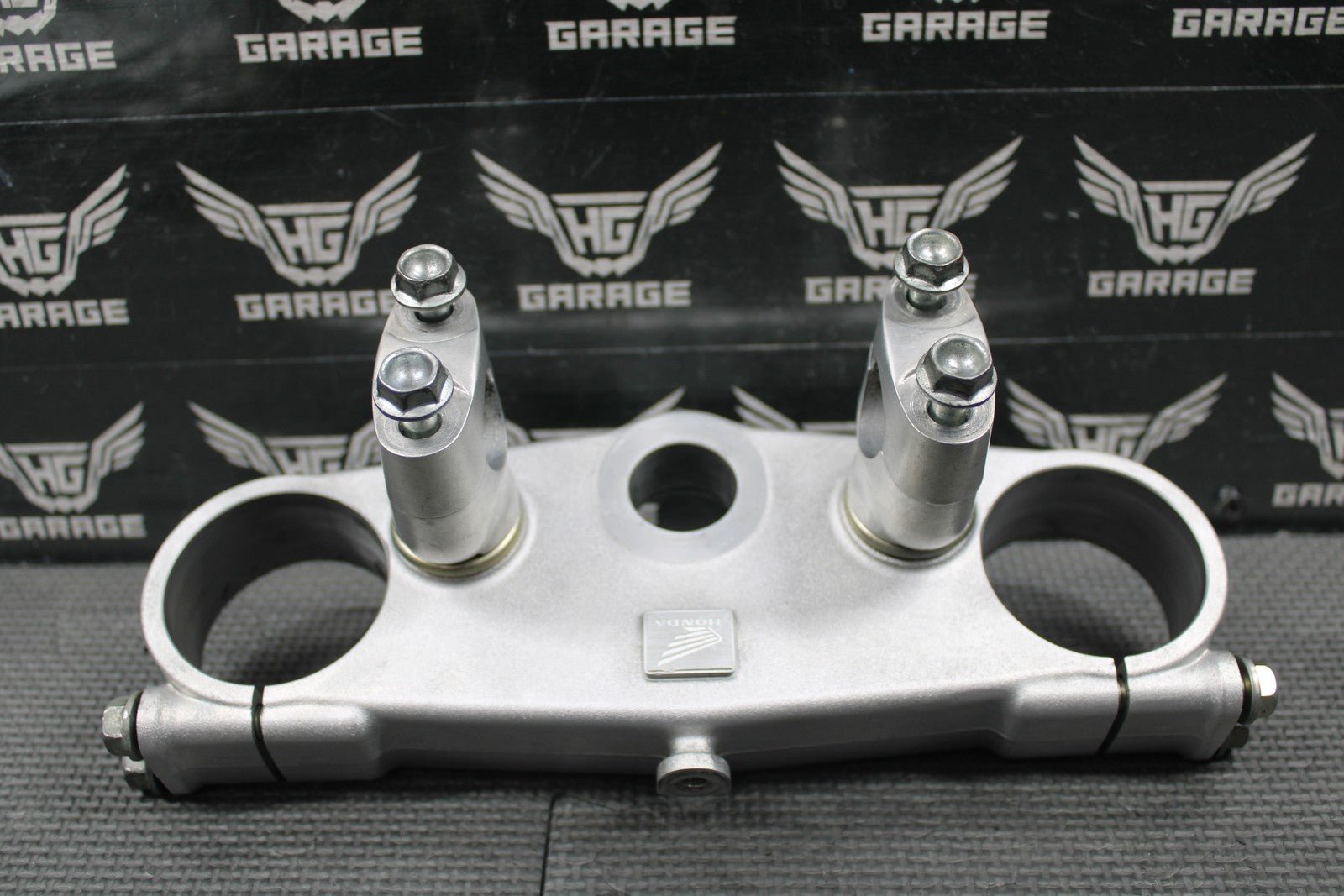 2001 HONDA CR125R CR250R OEM FORK UPPER TRIPLE TREE BAR CLAMP 53300 - KZ4 - J20 - hggarage