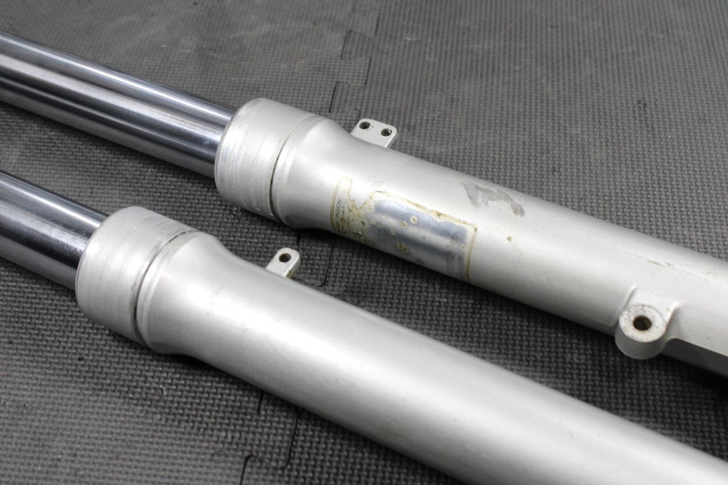 1986 KAWASAKI KDX200 OEM RIGHT LEFT FRONT SUSPENSION FORKS SHOCKS 44001 - 1601 - hggarage