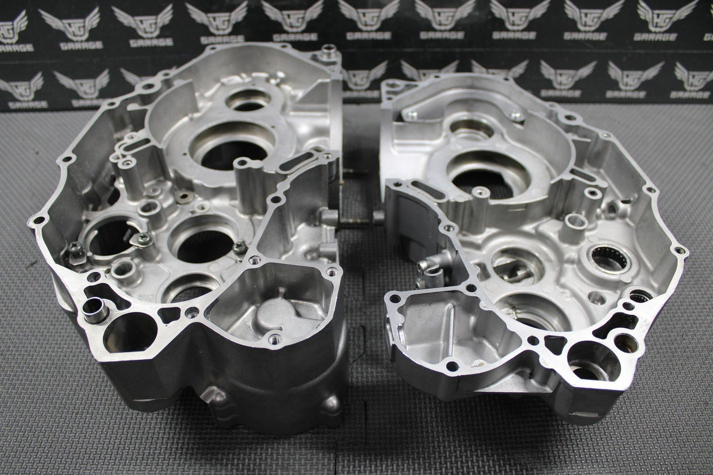2003 KAWASAKI KLX400SR DRZ400 OEM LEFT RIGHT CRANKCASE CRANK CASE SET 14001 - S015 - hggarage