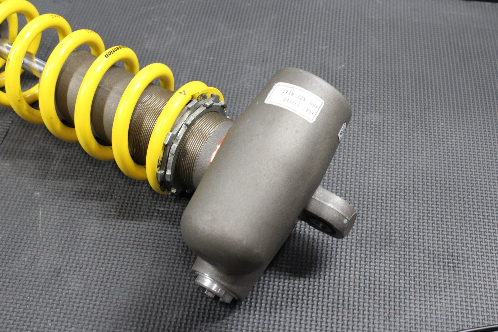 2023 HONDA CRF250R OEM SHOWA REAR BACK SHOCK ABSORBER SUSPENSION 52400 - K95 - AA1 - hggarage