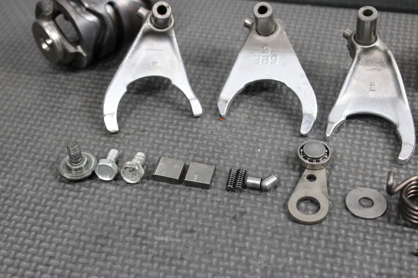 2006 YAMAHA 06 - 08 YZ450F ENGINE TRANSMISSION GEAR SHIFT FORKS DRUM HARDWARE - hggarage