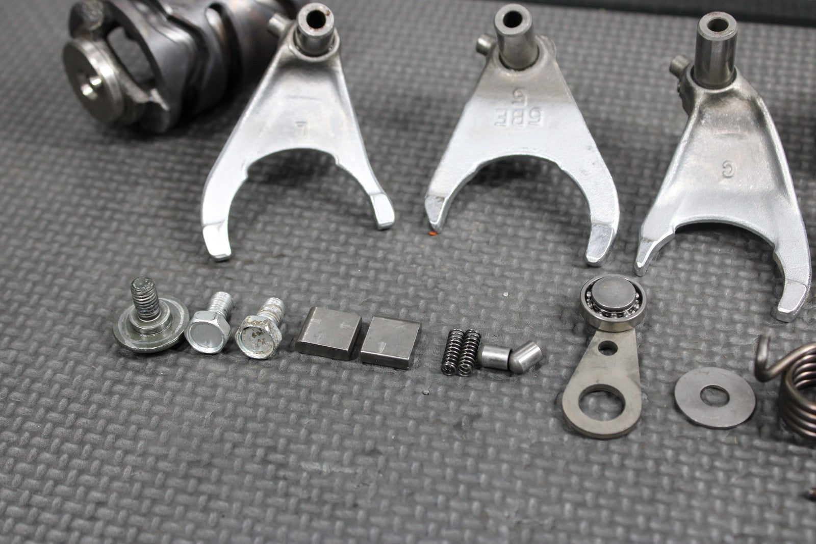 2006 YAMAHA 06 - 08 YZ450F ENGINE TRANSMISSION GEAR SHIFT FORKS DRUM HARDWARE - hggarage