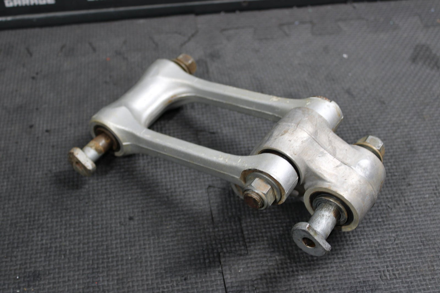 2009 YAMAHA YZ250F YZ450F OEM REAR SHOCK LINKAGE LINKS 17D - 2217A - 00 - 00 - hggarage