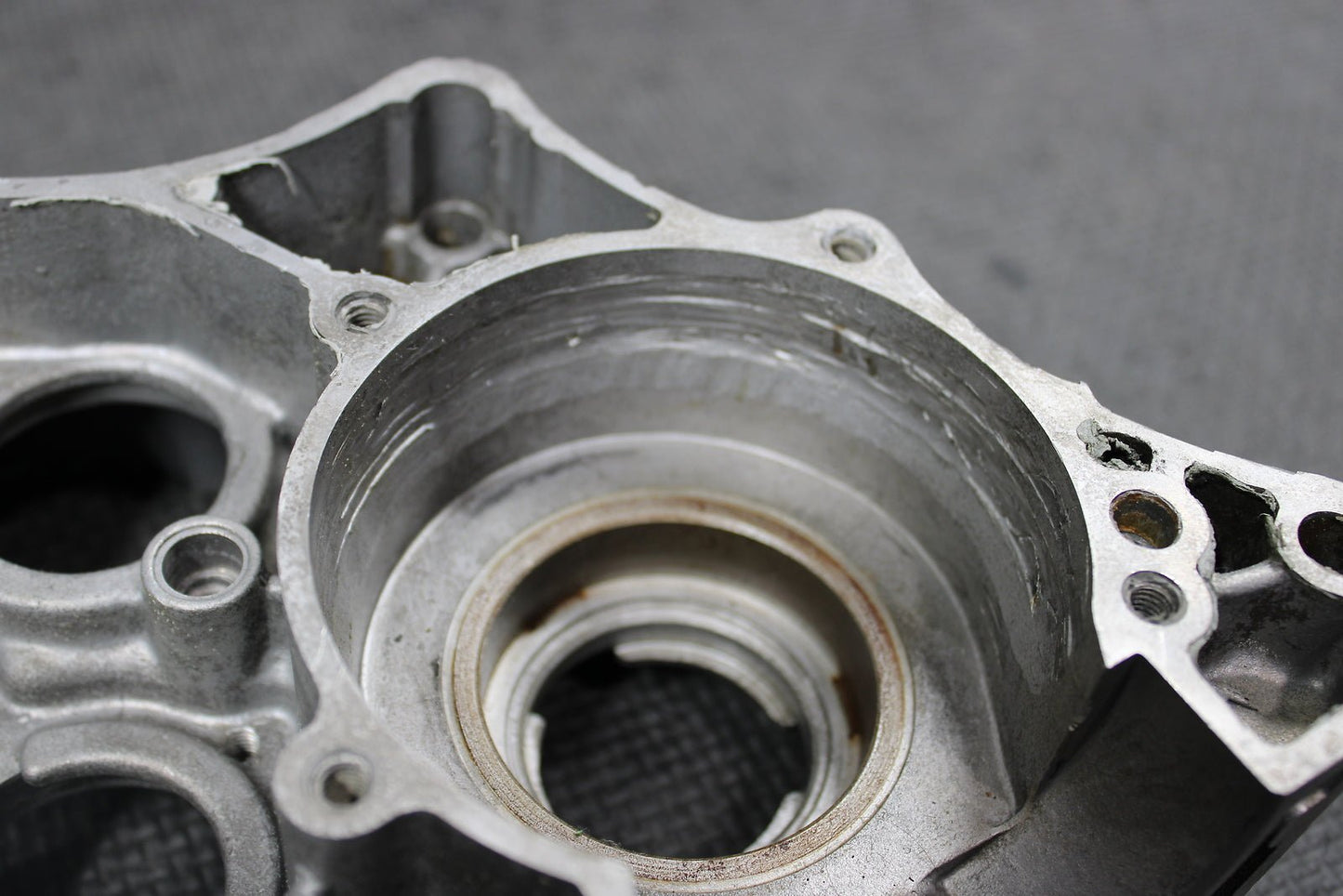 2001 KAWASAKI 01 - 05 KX100 KX85 OEM LEFT RIGHT ENGINE MOTOR CRANKCASE CRANK CASES - hggarage