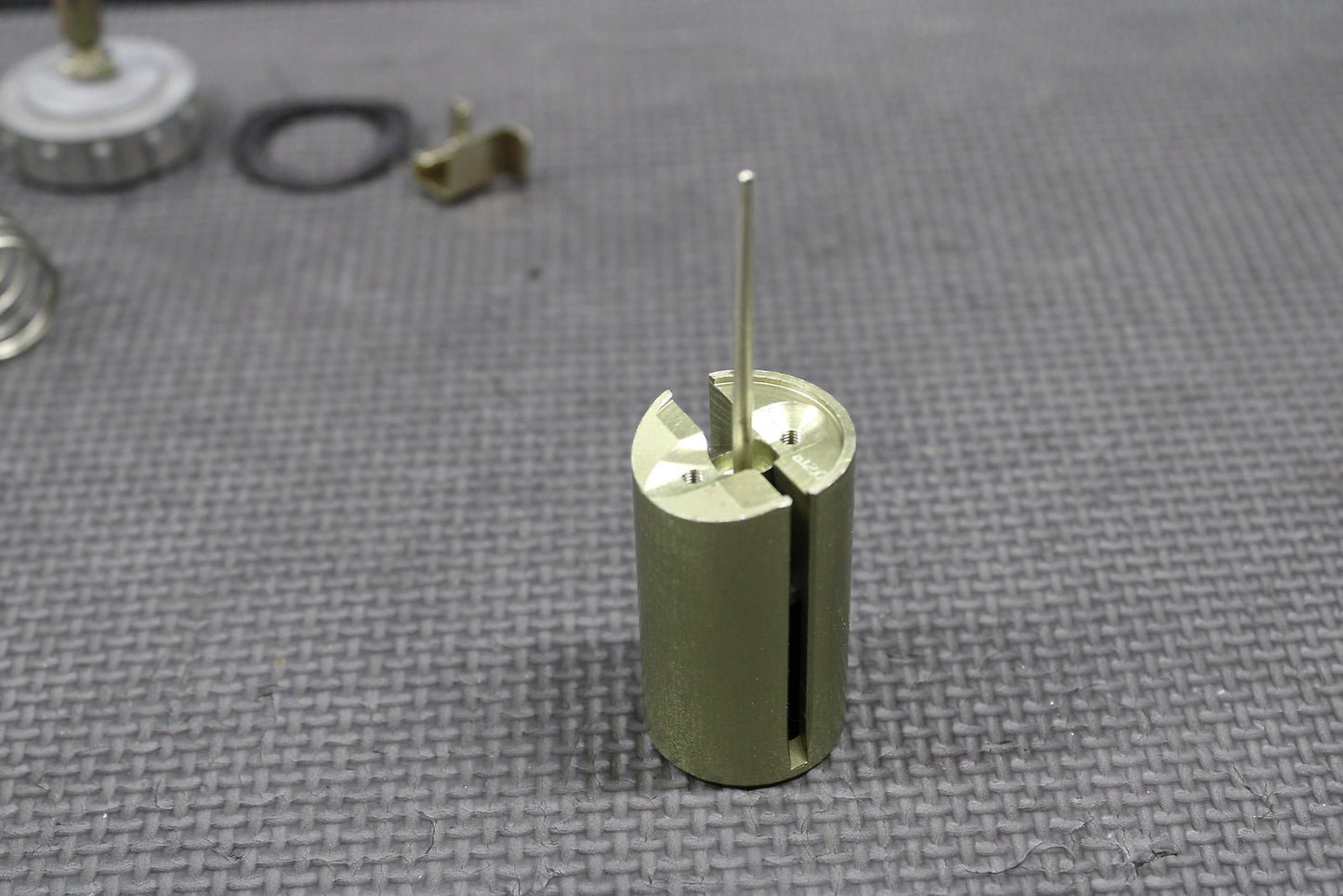 1985 KAWASAKI KX80 OEM CARB CARBURETOR SLIDE VALVE NEEDLE HARDWARE 15001 - 1108 - hggarage