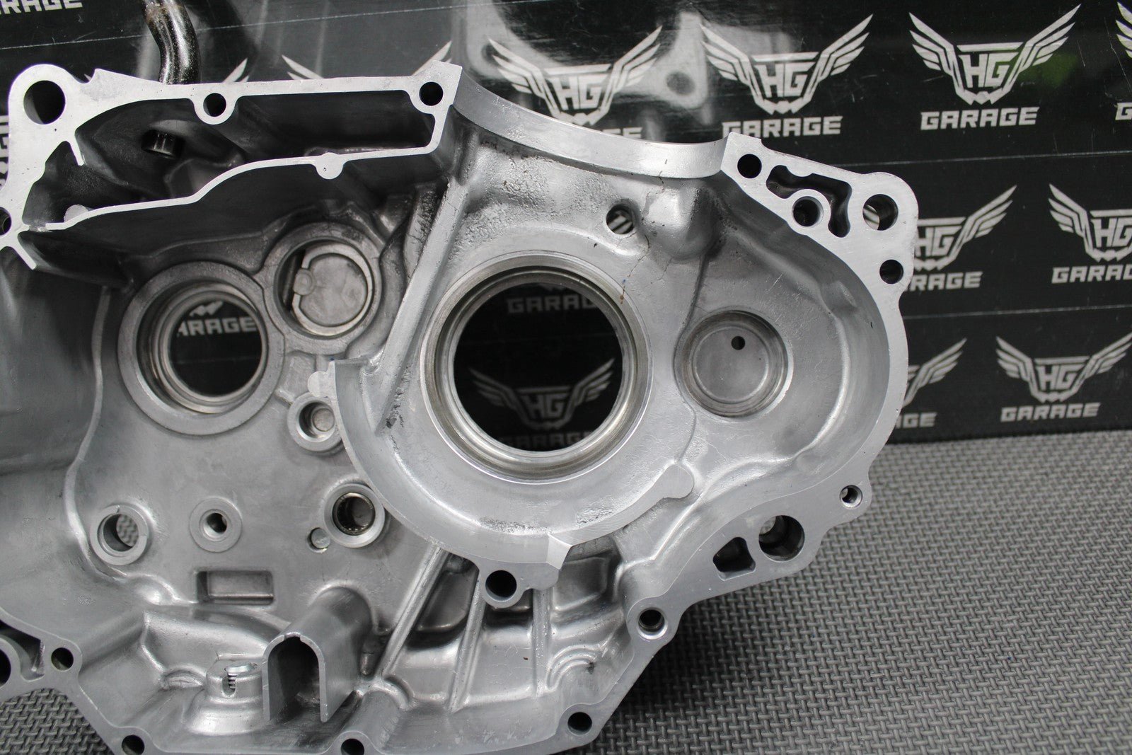 1991 HONDA 88 - 95 XR250R OEM LEFT ENGINE CRANKCASE CRANK CASE 11200 - KZ1 - 670 MINT! - hggarage