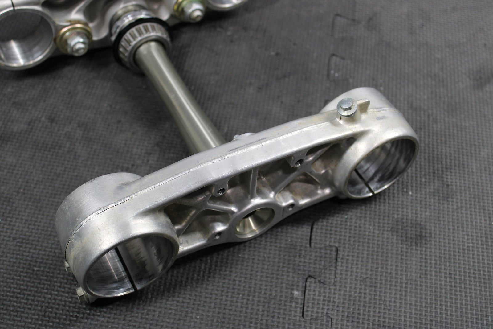 2003 Honda CRF450R OEM Front Forks Lower Upper Triple Tree Stem - hggarage