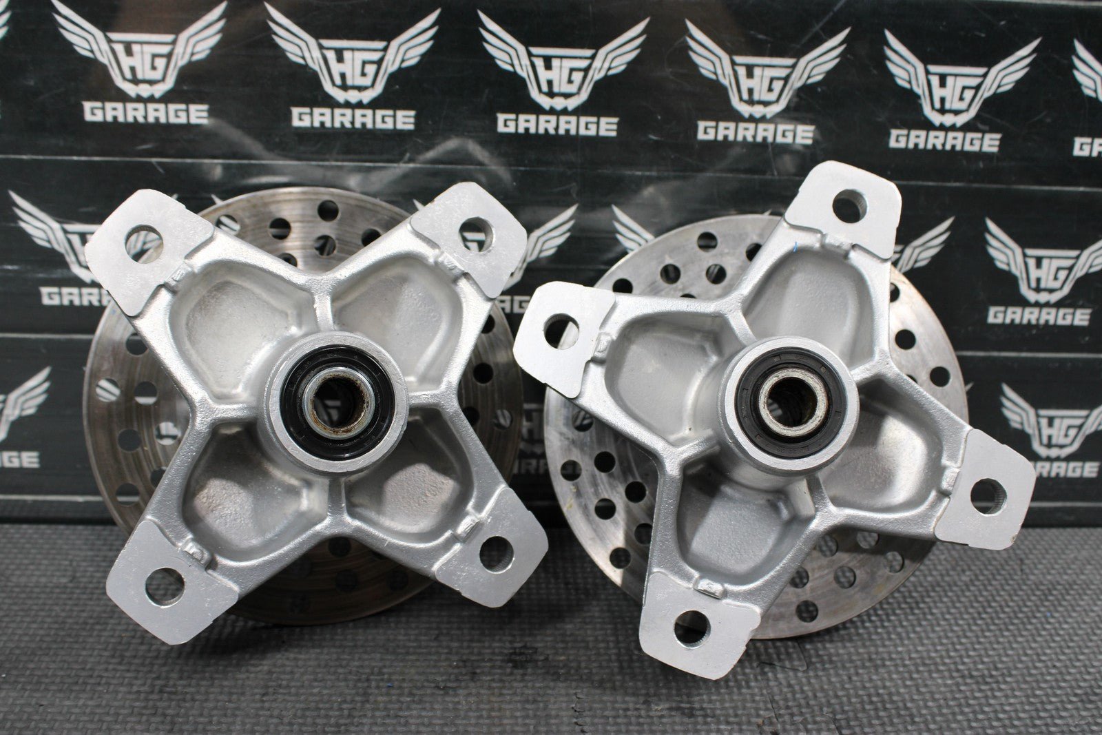 1991 YAMAHA BANSHEE 350 OEM FRONT WHEEL LEFT RIGHT RIM HUB HUBS - hggarage